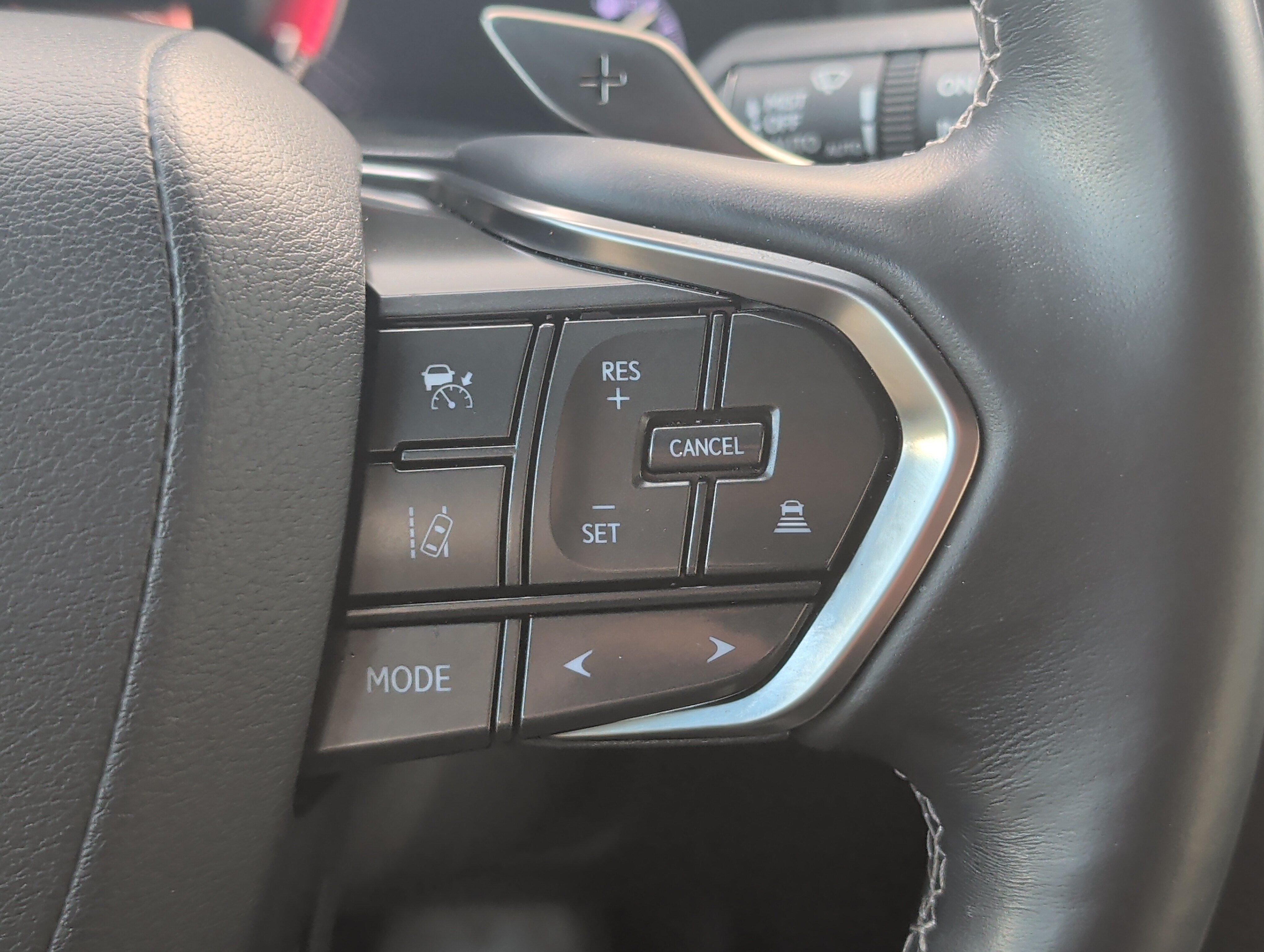 Used 2022 Lexus LX 600 4WD w/ Appearance Package image 29