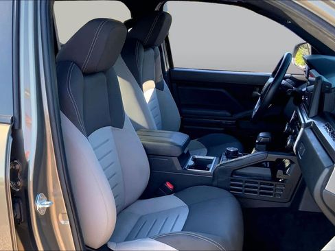 Used 2024 Toyota Tacoma TRD Off-Road AWD/4WD image 9