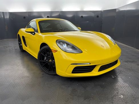 Certified 2025 Porsche 718 Cayman RWD image 9