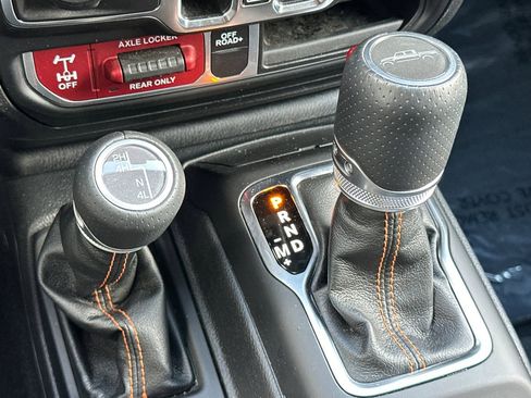 Used 2023 Jeep Gladiator Mojave w/ LED Lighting Group image 17