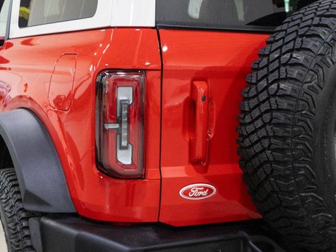 Used 2022 Ford Bronco Outer Banks w/ Sasquatch Package AWD/4WD image 35