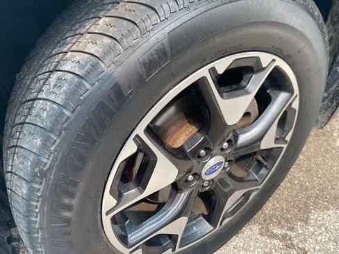 Used 2018 Subaru Crosstrek 2.0i Premium AWD/4WD image 2