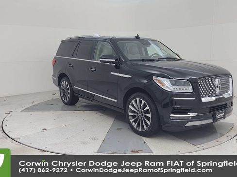 Used 2021 Lincoln Navigator Reserve w/ Luxury Package image 3