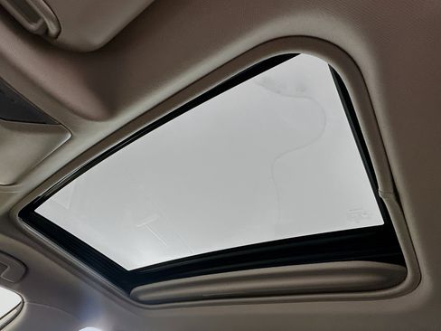 Used 2020 Toyota RAV4 XLE Premium image 26