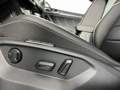 Used 2022 Volkswagen Tiguan SEL R-Line image 24