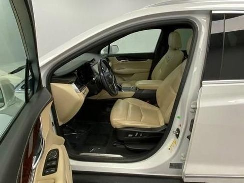 Used 2018 Cadillac XT5 Luxury w/ Driver Awareness Package AWD/4WD image 21