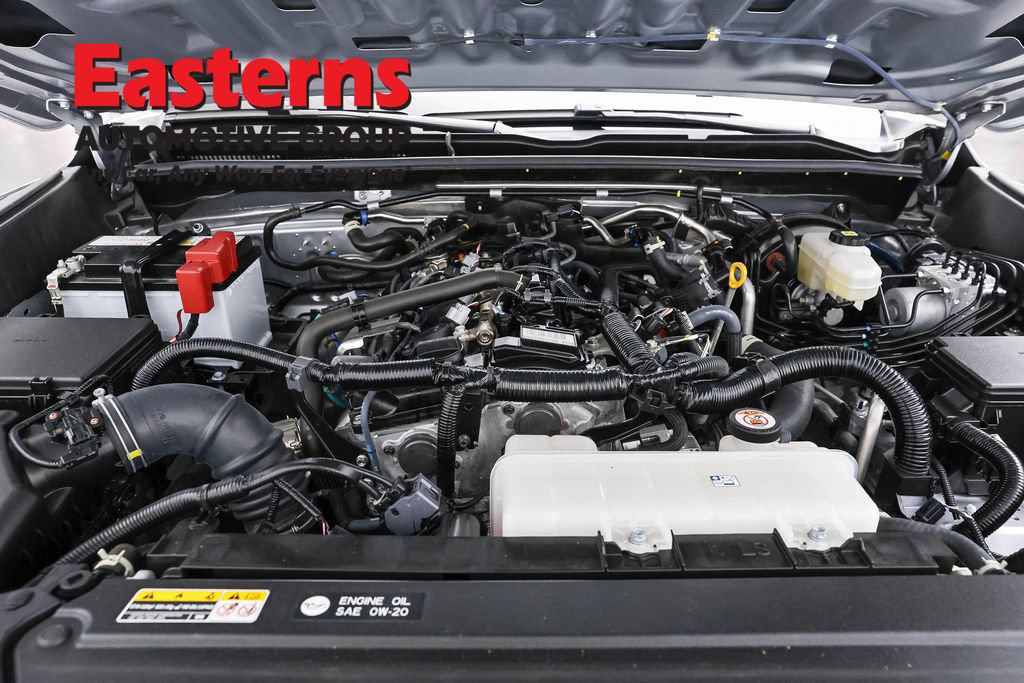Used 2025 Toyota 4Runner SR5 AWD/4WD image 8