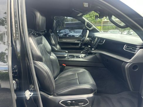 Used 2022 Jeep Wagoneer Series III w/ Premium Group I image 20