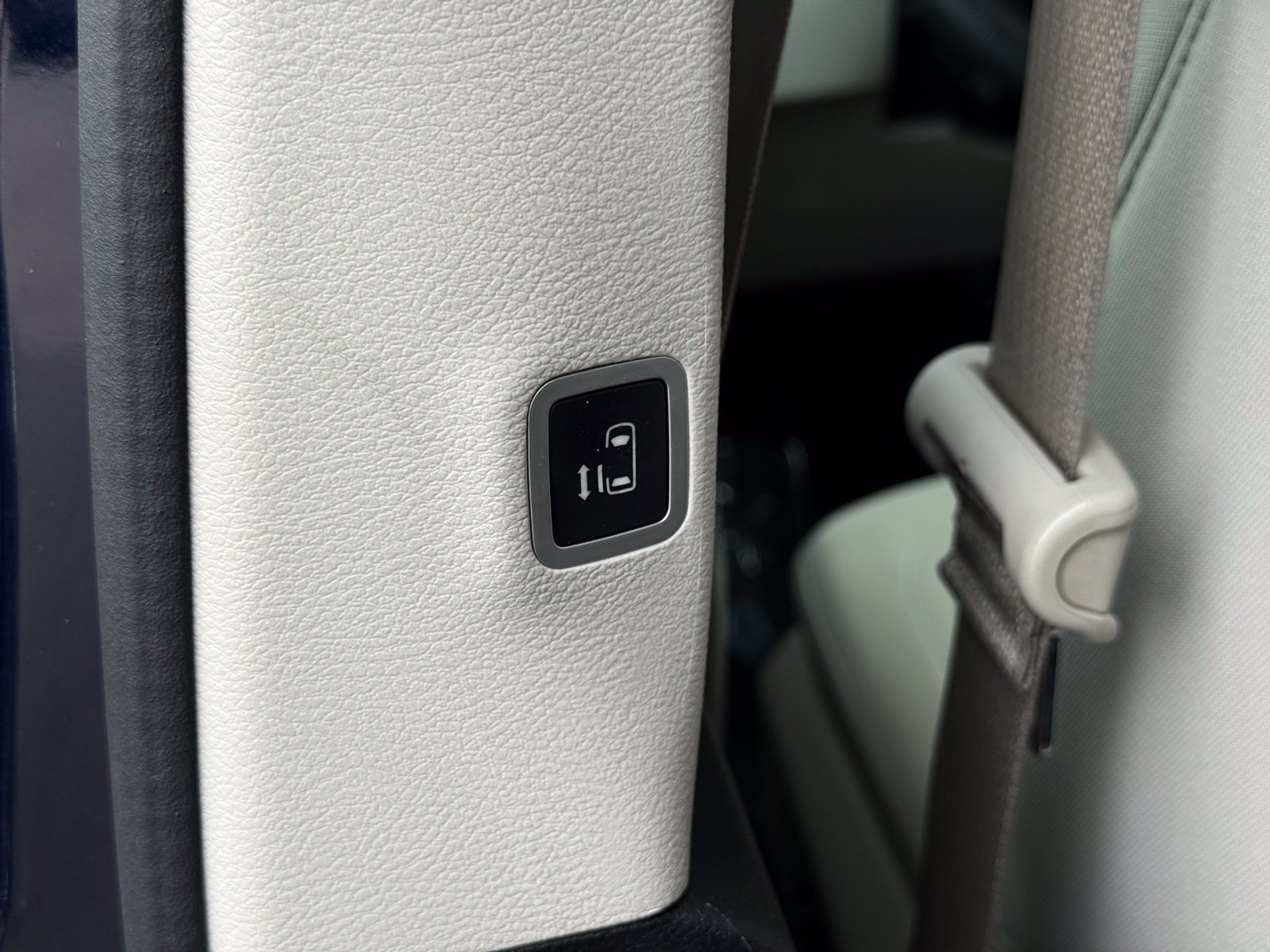 Used 2018 Chrysler Pacifica Touring Plus FWD image 23