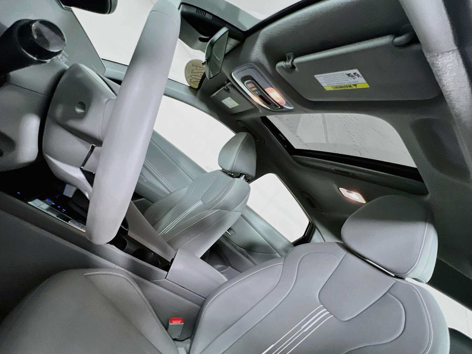 Certified 2024 Hyundai Elantra SEL w/ Convenience Package FWD image 23