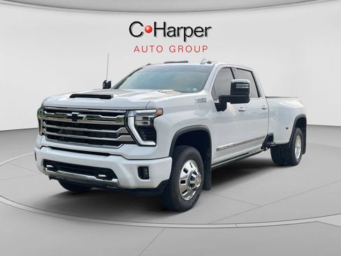 Certified 2024 Chevrolet Silverado 3500 High Country w/ High Country Premium Package AWD/4WD image 7