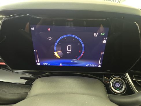 Used 2025 Chevrolet Trax RS w/ Driver Confidence Package FWD image 18