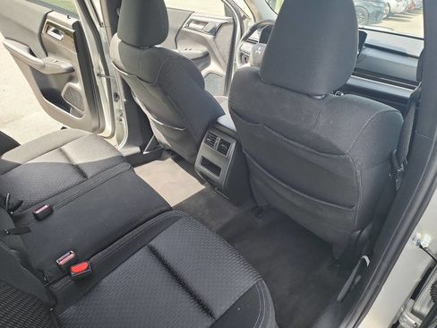 Used 2022 Mitsubishi Outlander ES image 18