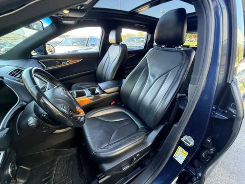 Used 2017 Lincoln MKX Select AWD/4WD image 7