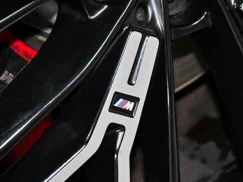 Used 2023 BMW M550i xDrive w/ Executive Package image 94