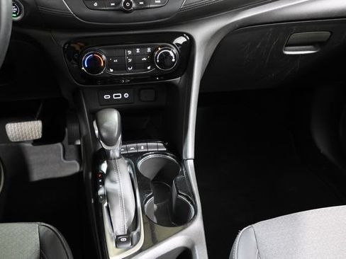 Certified 2021 Buick Encore GX Preferred w/ Cold Weather Comfort Package AWD/4WD image 21