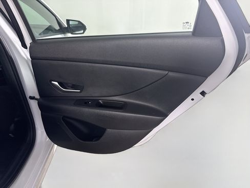 Used 2024 Hyundai Elantra SEL FWD image 28