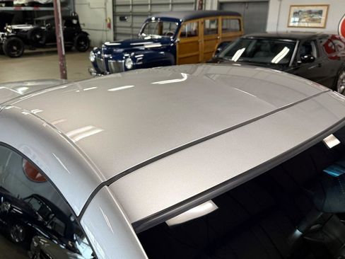 Used 2004 Chevrolet SSR w/ Preferred Equipment Group image 38