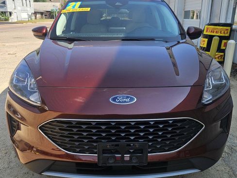 Used 2021 Ford Escape SE FWD image 2