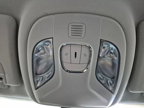 Used 2021 Jeep Compass Latitude FWD image 23