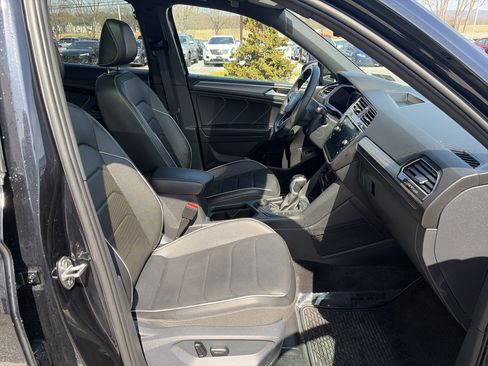 Used 2024 Volkswagen Tiguan SEL R-Line image 65