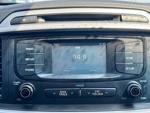 Used 2017 Kia Sorento AWD image 14