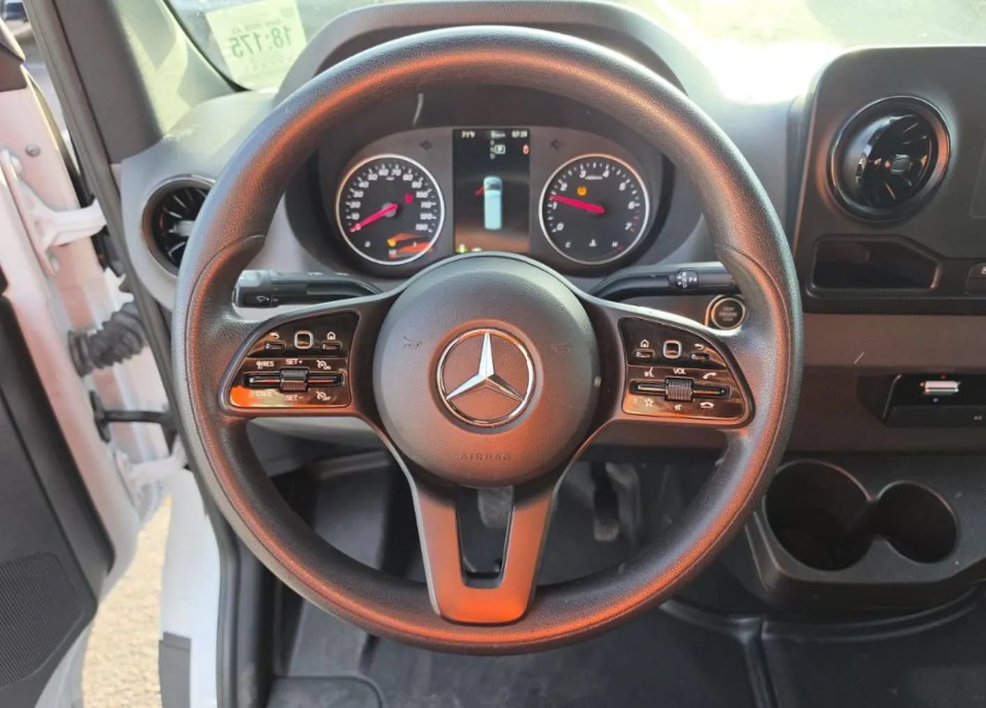 Used 2023 Mercedes-Benz Sprinter 2500 image 9