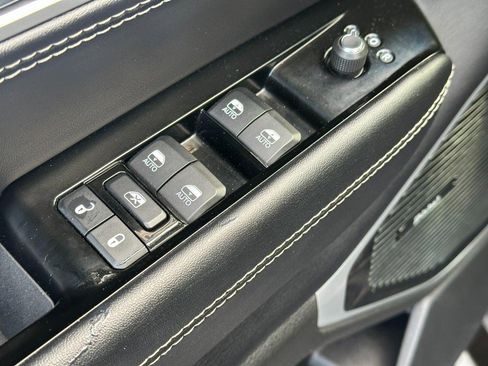 Used 2022 Jeep Wagoneer Series III w/ Premium Group I image 19