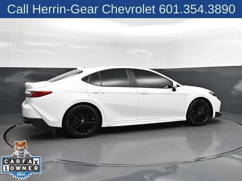 Used 2025 Toyota Camry SE w/ Multimedia Upgrade Package FWD image 8