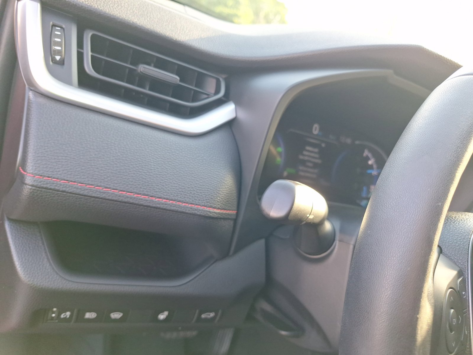 Used 2024 Toyota RAV4 SE w/ Weather & Moonroof Package AWD/4WD image 19