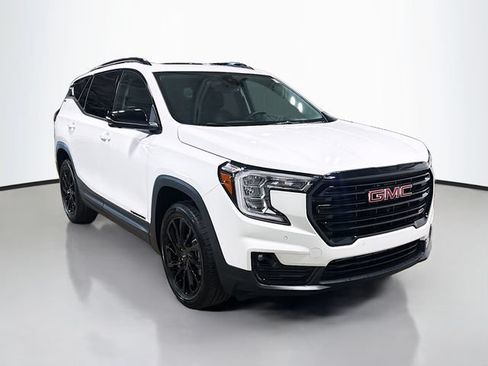 Used 2024 GMC Terrain SLT w/ Tech Package AWD/4WD image 3