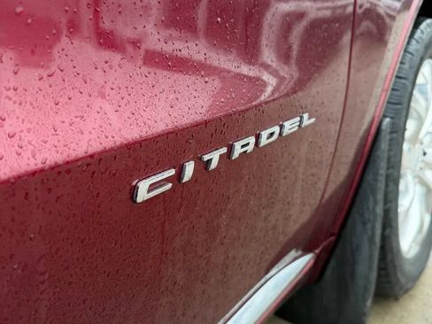 Used 2017 Dodge Durango Citadel w/ Technology Group AWD/4WD image 10