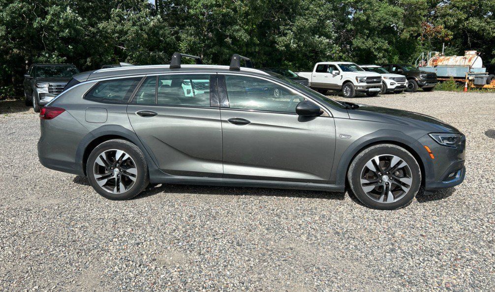 Used 2019 Buick Regal Essence w/ Driver Confidence Package I AWD/4WD image 9