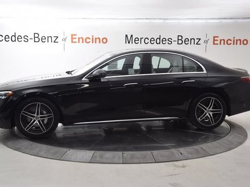 Used 2026 Mercedes-Benz E 350 4MATIC Sedan image 3