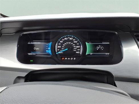 Used 2017 Ford Taurus SEL w/ Equipment Group 201A image 16