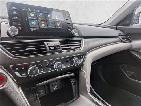 Used 2019 Honda Accord Touring image 13