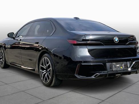 Used 2023 BMW 740i w/ Executive Package image 11