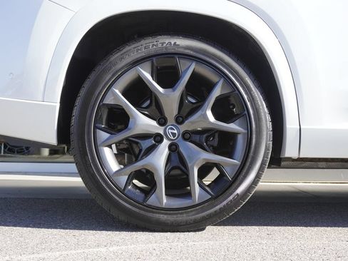 Used 2026 Lexus TX 500h AWD w/ Technology Package image 32