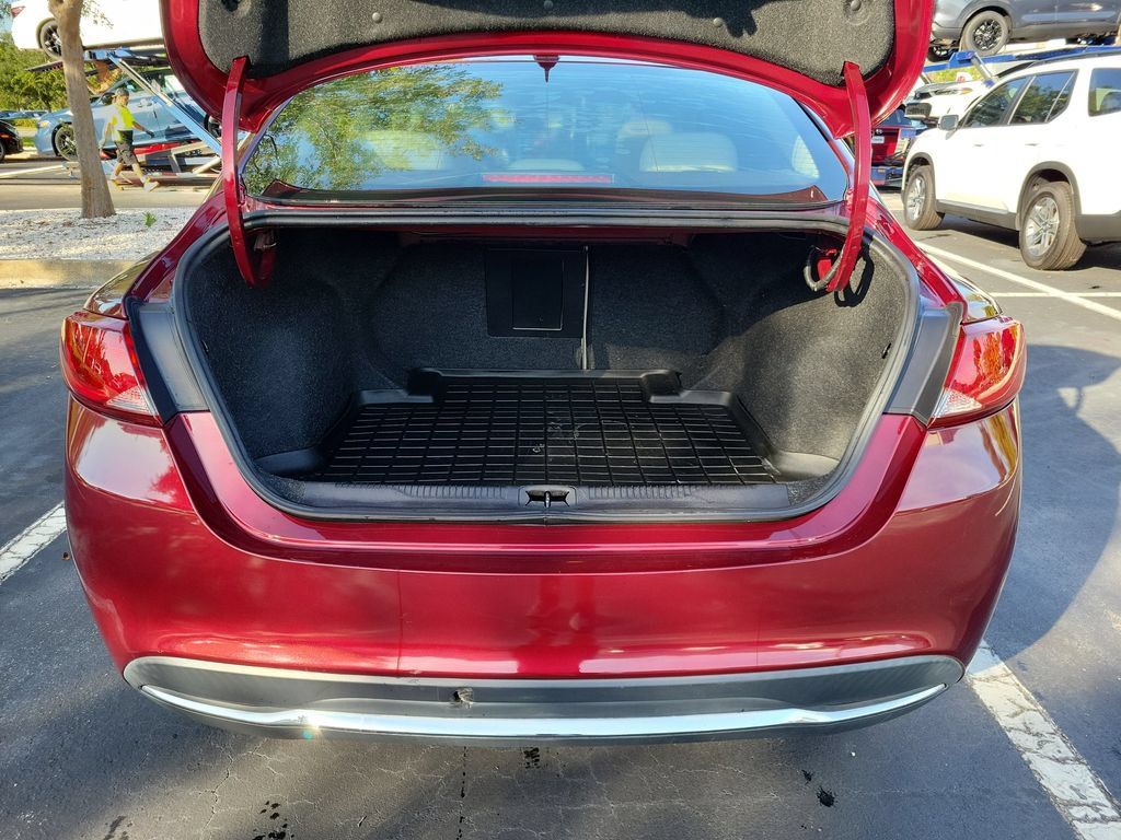 Used 2016 Chrysler 200 C FWD image 10