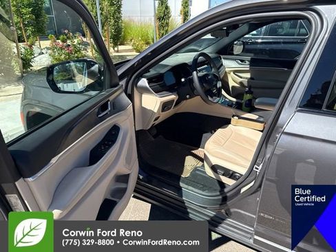 Used 2025 Jeep Grand Cherokee L Limited w/ Luxury Tech Group II AWD/4WD image 11