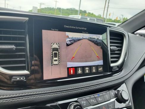 New 2025 Chrysler Pacifica Select w/ Fav Edition Package image 10