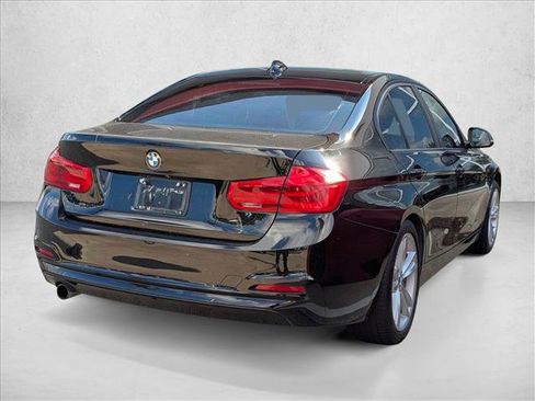 Used 2017 BMW 320i Sedan image 4