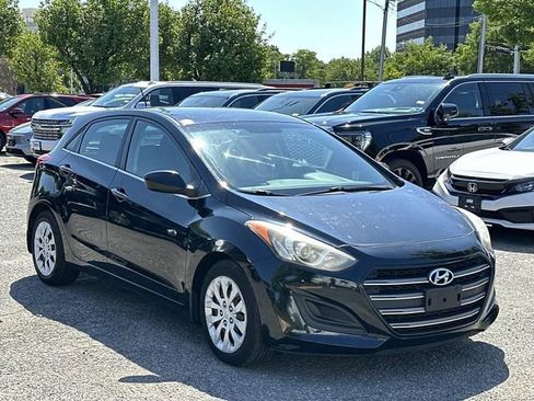 Used 2016 Hyundai Elantra GT FWD image 1