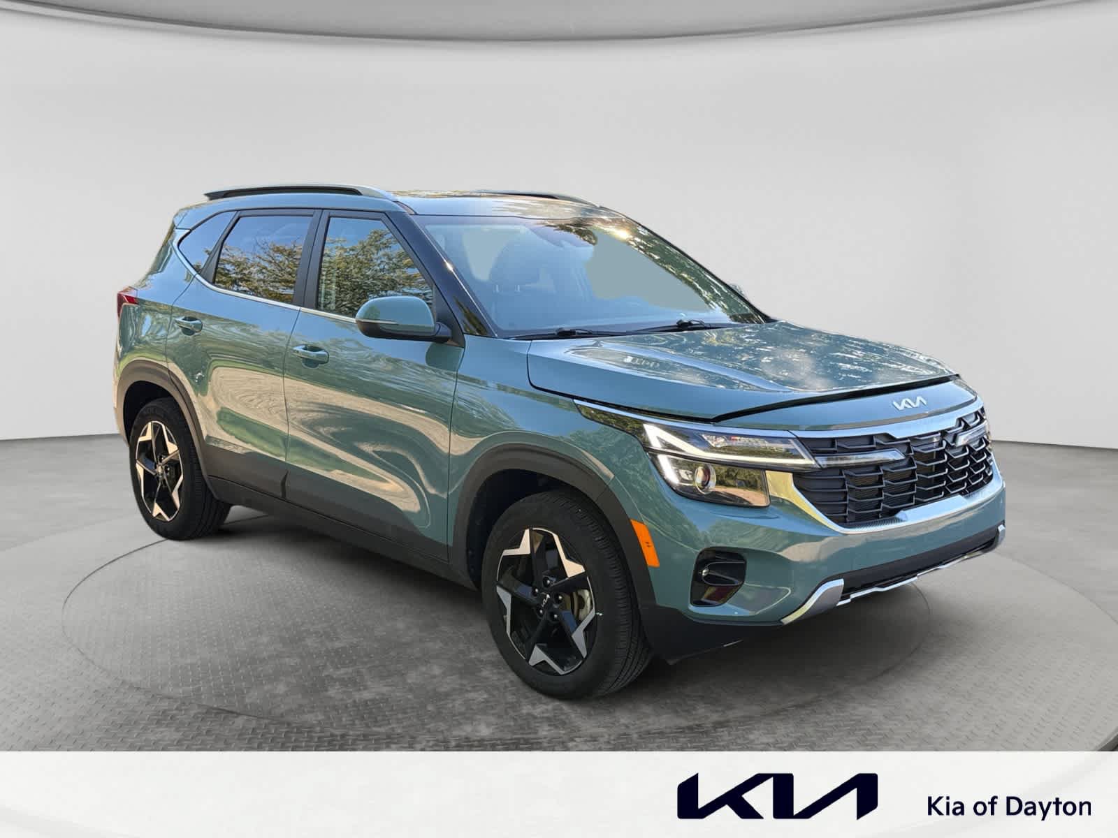 Used 2025 Kia Seltos EX w/ EX Sunroof Package AWD/4WD image 3