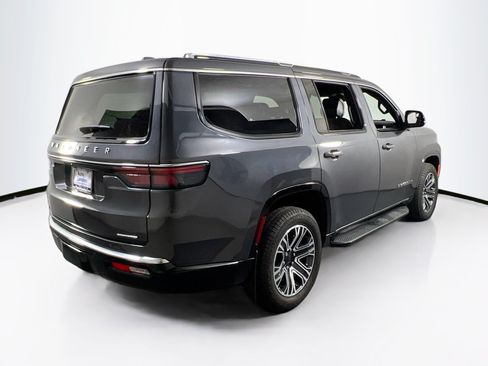 Used 2022 Jeep Wagoneer Series III w/ Flexible Seating Group AWD/4WD image 5