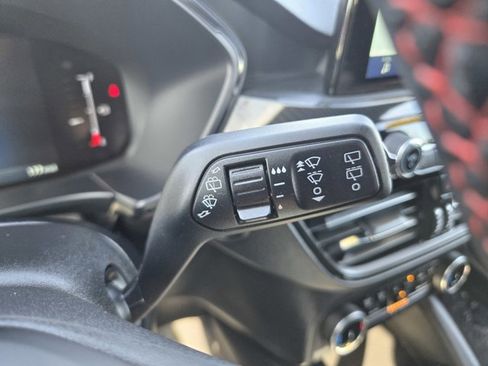 Certified 2025 Ford Escape ST-Line image 19