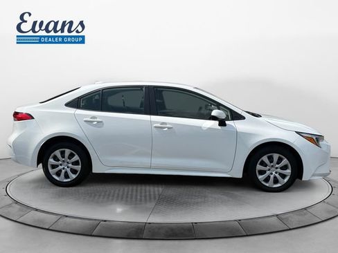 Used 2025 Toyota Corolla LE FWD image 9