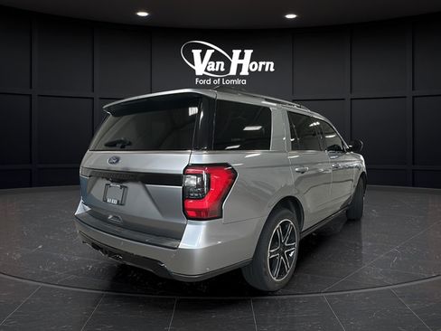 Used 2021 Ford Expedition Limited AWD/4WD image 7