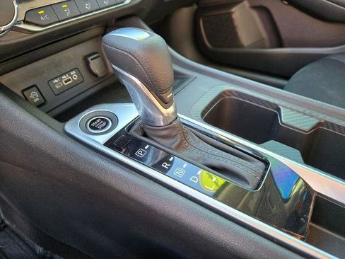 Certified 2024 Nissan Sentra SV FWD image 25