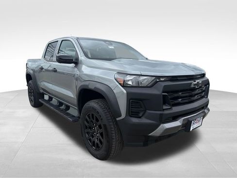 Used 2023 Chevrolet Colorado Trail Boss w/ Technology Package AWD/4WD image 5